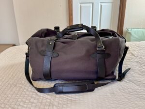 Read more about the article Filson Medium Duffle Bag – Cinder 70325